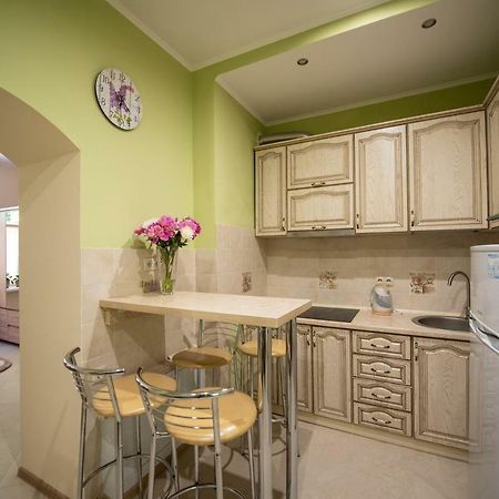 Apartment M&K In The Center ลวีฟ ภายนอก รูปภาพ